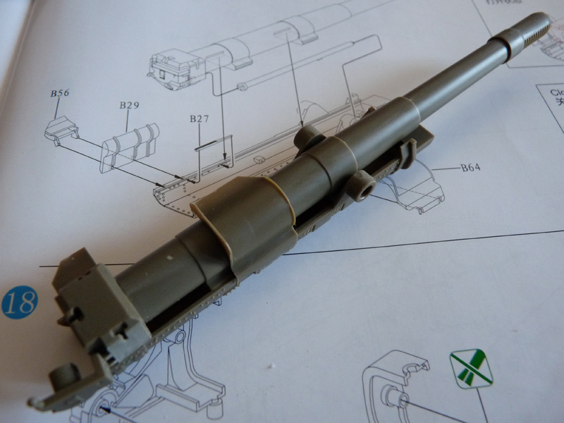 Bronco 1/35 SU-152 Early, kit CB35113 ML-20S at max recoil on the cradle